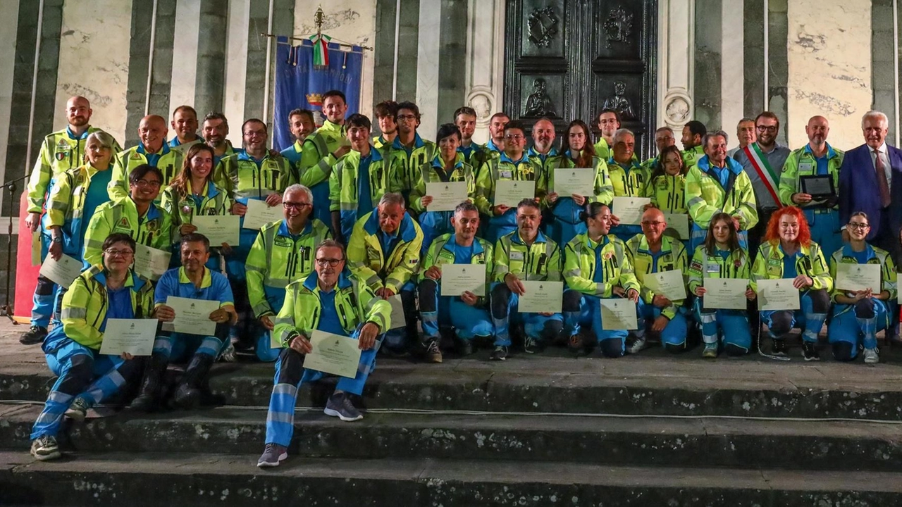 Quella notte arrivarono dall’intera Unione per aiutare chi era in difficoltà. Mennuti: "Hanno lasciato alle spalle una casa, un lavoro, una famiglia". Quella notte arrivarono dall’intera Unione per aiutare chi era in difficoltà. Mennuti: "Hanno lasciato alle spalle una casa, un lavoro, una famiglia".
