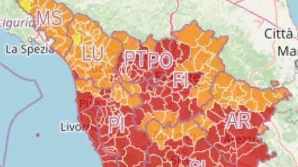 La mappa della Toscana da bollino rosso per il rischio incendi: la provincia di Pisa è tutta al livello massimo La mappa della Toscana da bollino rosso per il rischio incendi: la provincia di Pisa è tutta al livello massimo