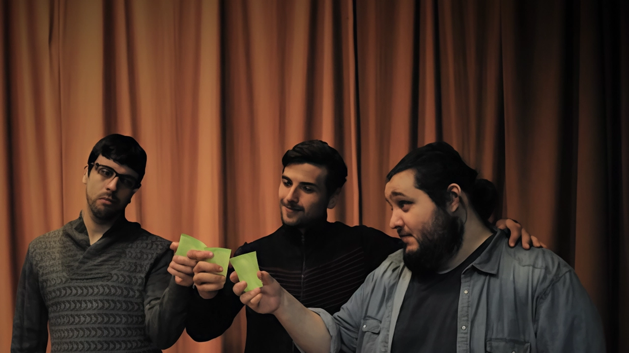 Mattia Salini, Massimo Cattani e Mirko Chisci qui sul palco in “Nient’altro che la verità” Mattia Salini, Massimo Cattani e Mirko Chisci qui sul palco in “Nient’altro che la verità”