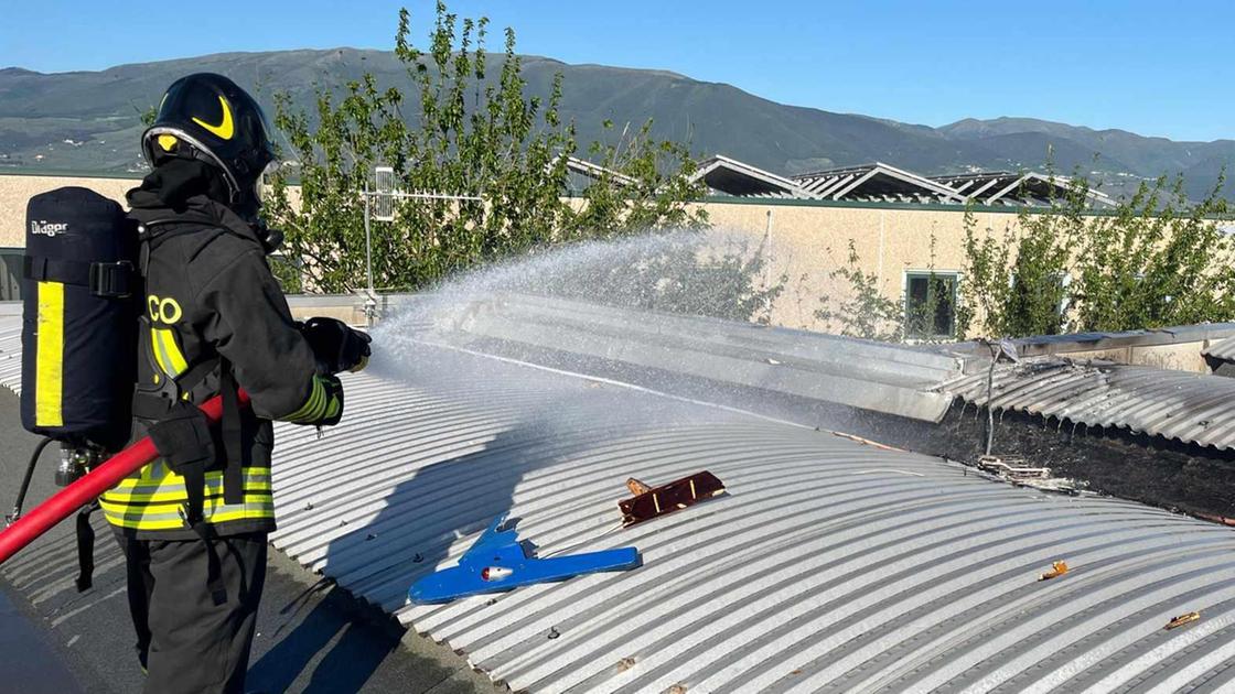 Le testimonianze choc: "Si sono alzati in volo . Poi il boato e le fiamme" Le testimonianze choc: "Si sono alzati in volo . Poi il boato e le fiamme"