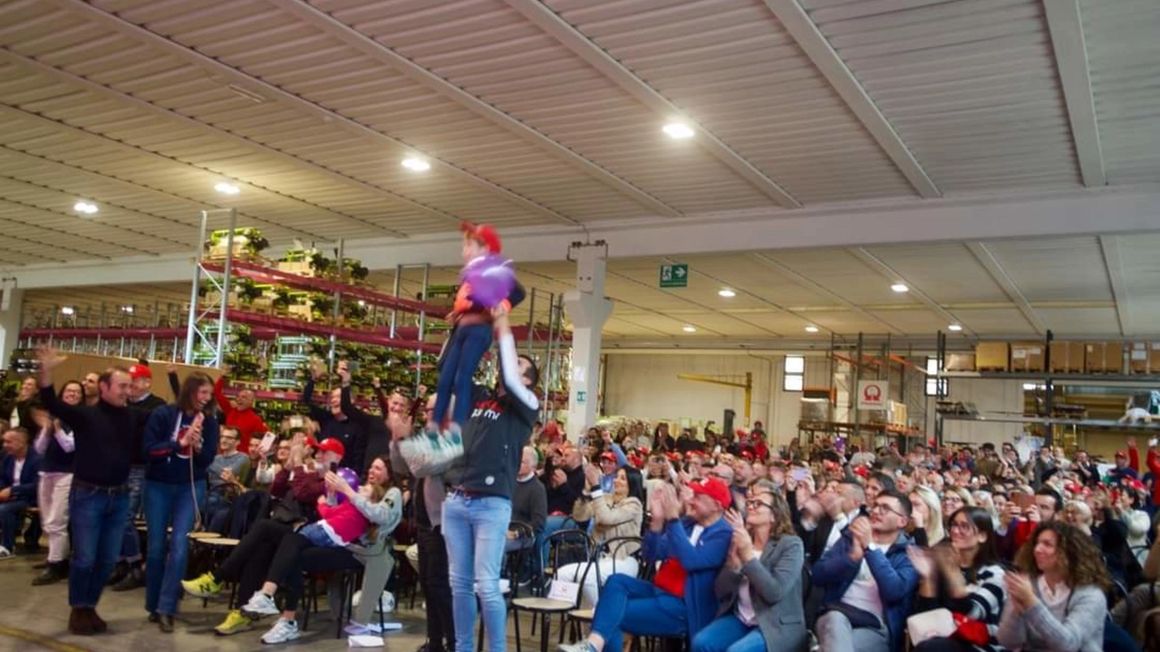 La festa di Pramac per la vittoria del Motomondiale: in 400 si sono dati appuntamento alla fabbrica di Casole d'Elsa