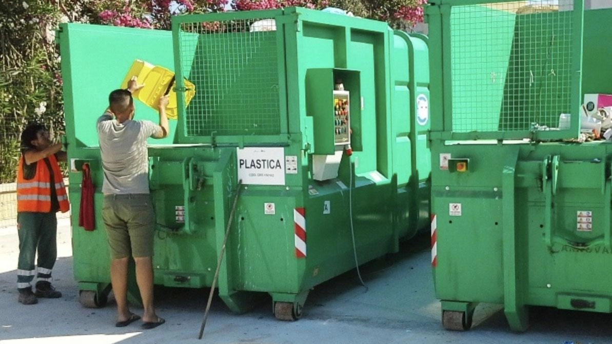 Terricciola ottimizza il centro di raccolta rifiuti di La Rosa con nuovi orari, inclusa apertura pomeridiana per favorire la partecipazione dei cittadini e migliorare la gestione del traffico. Geofor si impegna a garantire un servizio efficiente e di qualità in collaborazione con l'Amministrazione comunale. Terricciola ottimizza il centro di raccolta rifiuti di La Rosa con nuovi orari, inclusa apertura pomeridiana per favorire la partecipazione dei cittadini e migliorare la gestione del traffico. Geofor si impegna a garantire un servizio efficiente e di qualità in collaborazione con l'Amministrazione comunale.