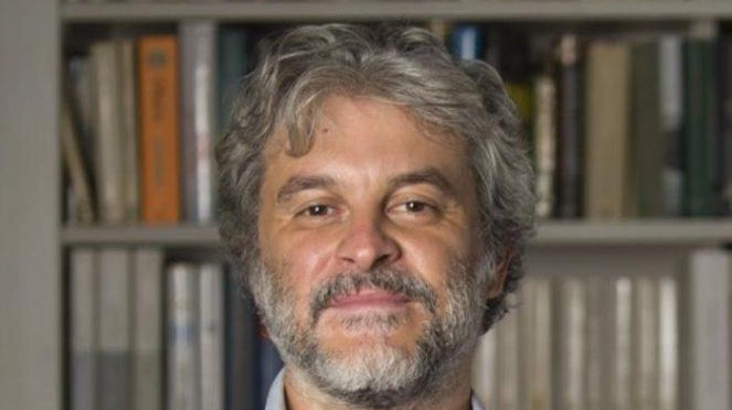 L’autore, che alla kermesse ha festeggiato i 20 anni della sua saga Ulysses Moore si è innamorato della vallata tanto da sceglierla per il progetto di scrittura creativa. L’autore, che alla kermesse ha festeggiato i 20 anni della sua saga Ulysses Moore si è innamorato della vallata tanto da sceglierla per il progetto di scrittura creativa.