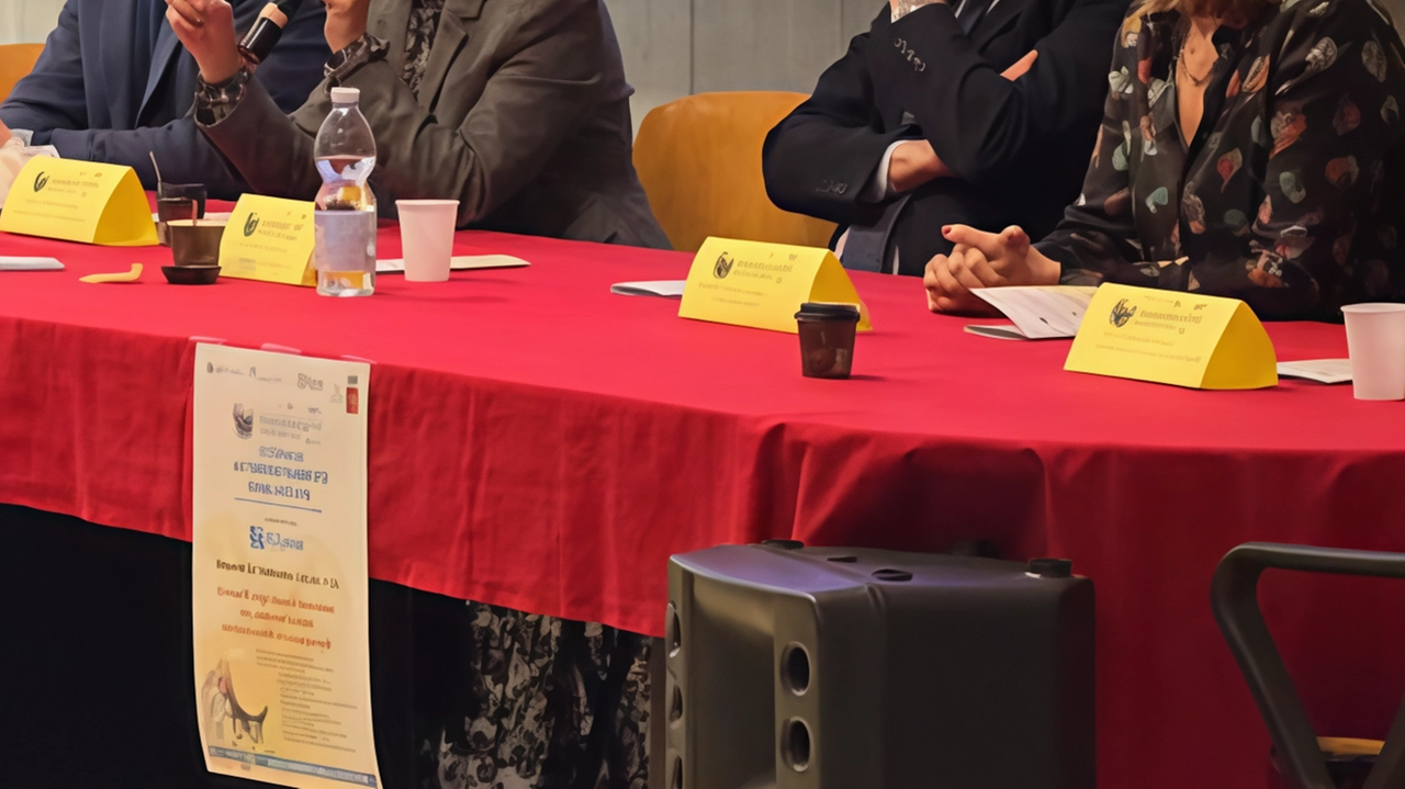 FOLLONICA Il primo posto al concorso organizzato da Unioncamere e Camera di Commercio della Maremma e del Tirreno collegato al progetto... FOLLONICA Il primo posto al concorso organizzato da Unioncamere e Camera di Commercio della Maremma e del Tirreno collegato al progetto...