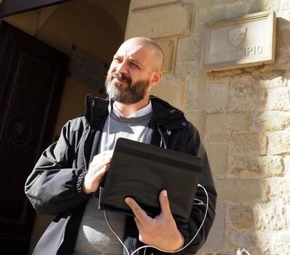 https://www.lanazione.it/image-service/view/acePublic/alias/contentid/MjU2MGJiMjAtNDVhYS00/0/menchetti.jpeg?f=1.91:1&w=1200