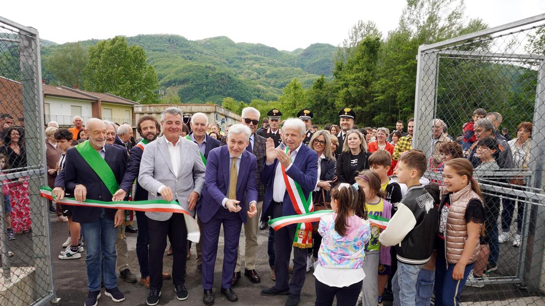 Spazio polivalente. Il ’Don Francesco Santini’ inaugurato a Coreglia Spazio polivalente. Il ’Don Francesco Santini’ inaugurato a Coreglia