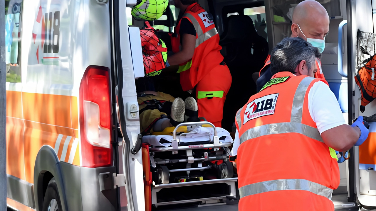 Incidente grave sull'Autostrada del Sole vicino a Orvieto: cinque feriti, uno in condizioni critiche. Veicolo ribaltato, intervento di soccorso e chilometri di coda. Indagini in corso sulla dinamica. Incidente grave sull'Autostrada del Sole vicino a Orvieto: cinque feriti, uno in condizioni critiche. Veicolo ribaltato, intervento di soccorso e chilometri di coda. Indagini in corso sulla dinamica.