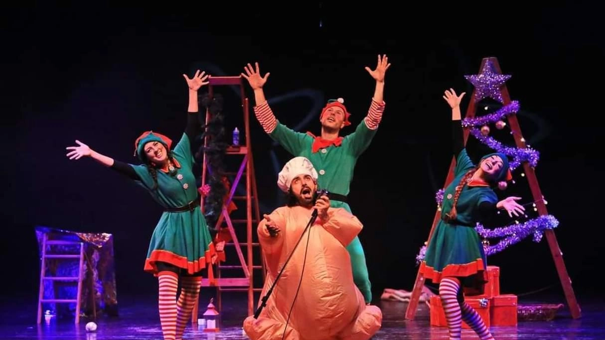 Giovedì sera a teatro. Alienate va è il titolo dello spettacolo che va in scena al Teatro Pietro Aretino di... Giovedì sera a teatro. Alienate va è il titolo dello spettacolo che va in scena al Teatro Pietro Aretino di...