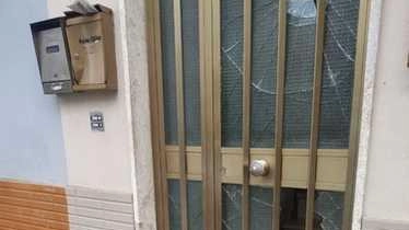 Il diverbio scaturito durante una festa privata. Indagano i carabinieri Il diverbio scaturito durante una festa privata. Indagano i carabinieri