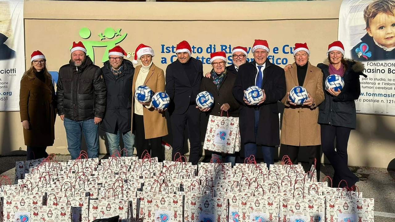 I regali della Fondazione Tommasino Bacciotti ai bambini ricoverati al Meyer I regali della Fondazione Tommasino Bacciotti ai bambini ricoverati al Meyer