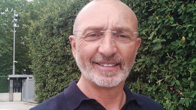 Don Stefano Pastorino, 58 anni originario di Masone, è il nuovo direttore dell’oratorio salesiano di via Roma Don Stefano Pastorino, 58 anni originario di Masone, è il nuovo direttore dell’oratorio salesiano di via Roma