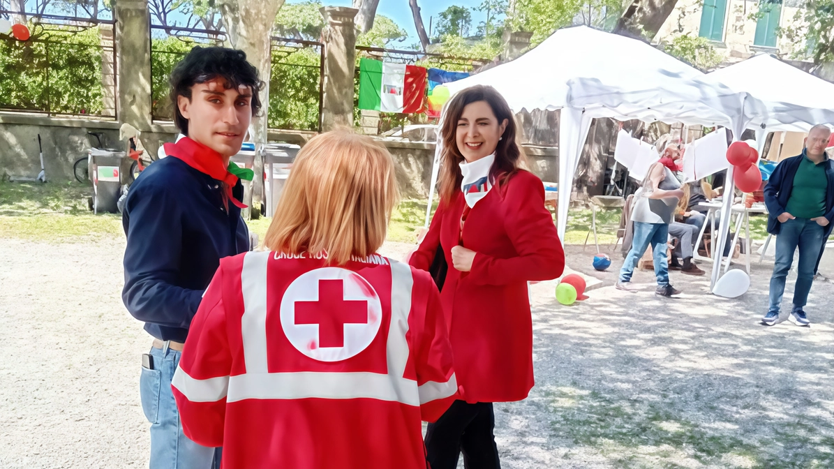 La manifestazione dell’Anpi all’ex idroscoalo di Orbetello che è al centro di roventi polemiche politiche tra l’ amministrazione comunale, l’Anpi e alcuni esponenti del Pd La manifestazione dell’Anpi all’ex idroscoalo di Orbetello che è al centro di roventi polemiche politiche tra l’ amministrazione comunale, l’Anpi e alcuni esponenti del Pd