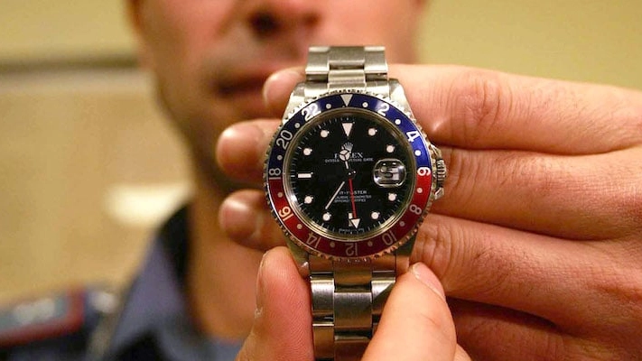 L’imbianchino avrebbe rubato cinque Rolex per cinquantamila euro di botttino (Immagine di repertorio) L’imbianchino avrebbe rubato cinque Rolex per cinquantamila euro di botttino (Immagine di repertorio)