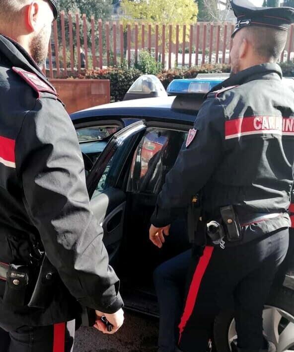 Aggredisce i carabinieri, rimane in carcere Aggredisce i carabinieri, rimane in carcere
