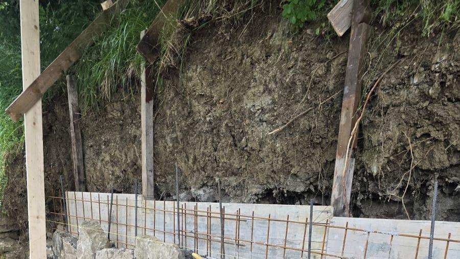 Strada e muro ora sono in sicurezza. A Prunetta conclusi due cantieri Strada e muro ora sono in sicurezza. A Prunetta conclusi due cantieri