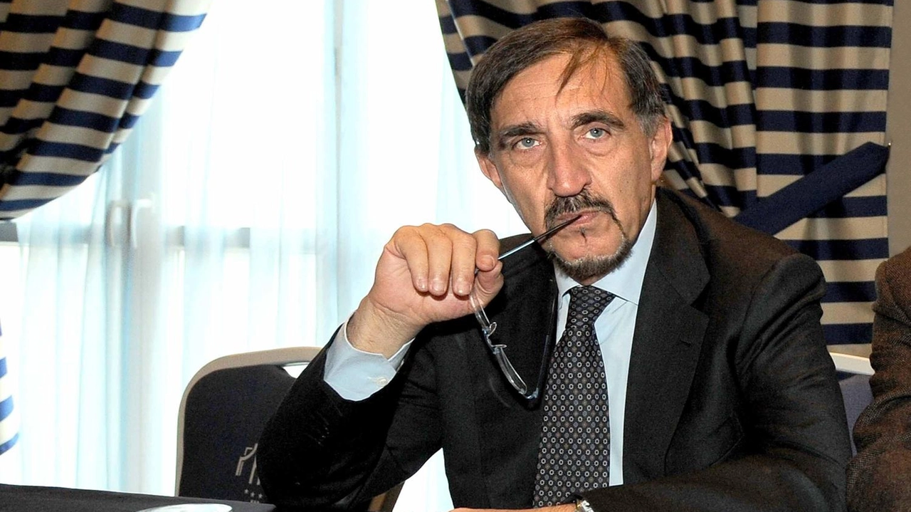 Ignazio La Russa, presidente del Senato, uno dei leader di Fratelli d’Italia, è intervenuto sull’emergenza delle carceri Ignazio La Russa, presidente del Senato, uno dei leader di Fratelli d’Italia, è intervenuto sull’emergenza delle carceri