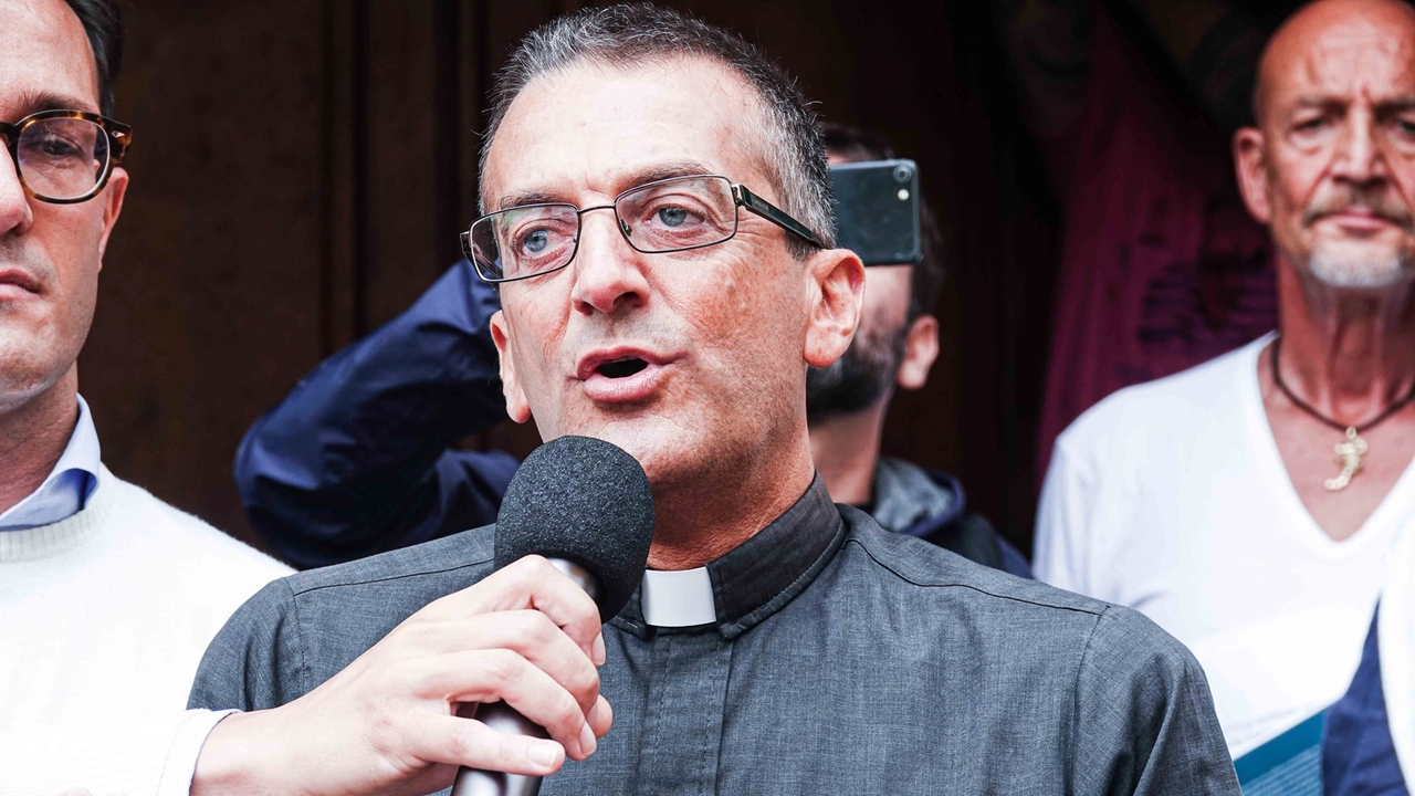 Giulio Mignani lascia la Chiesa: l'ex parroco ha scritto al vescovo di Spezia nel giorno di Pasqua, il 20 aprile 2025