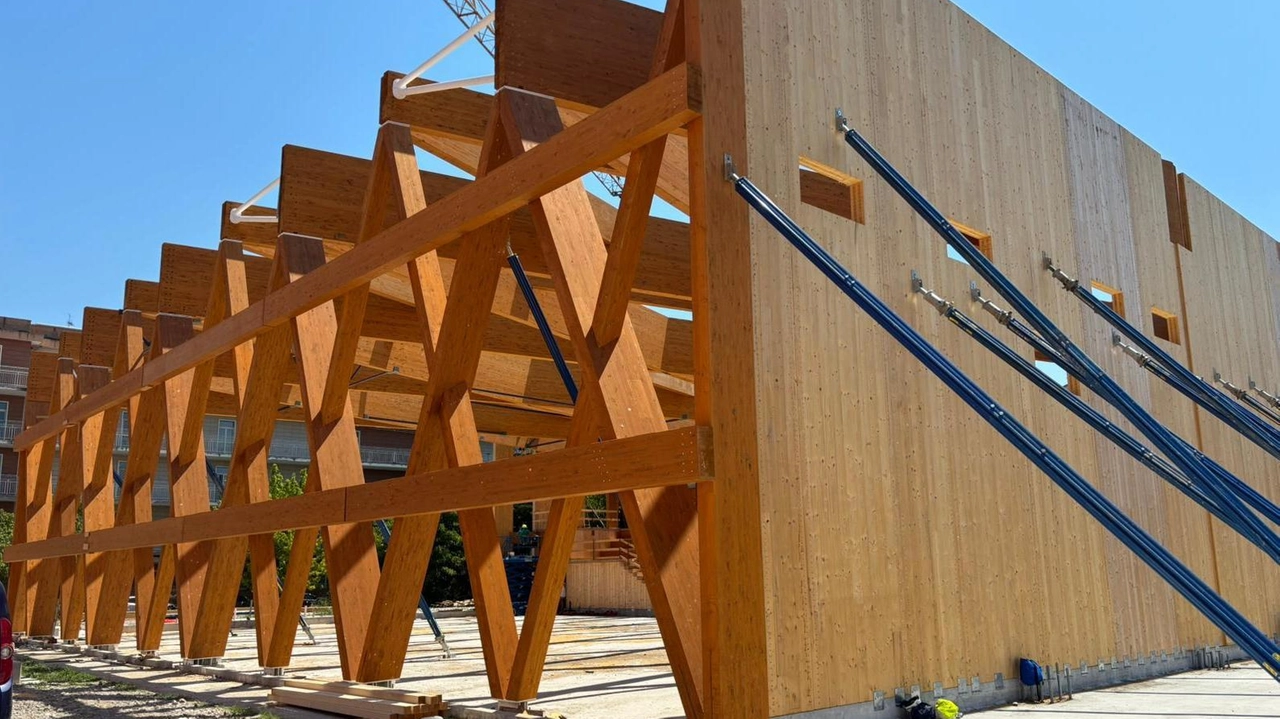 Dopo lo stop, il cantiere è tornato operativo. Angori: "Sarà una struttura moderna e funzionale". Dopo lo stop, il cantiere è tornato operativo. Angori: "Sarà una struttura moderna e funzionale".