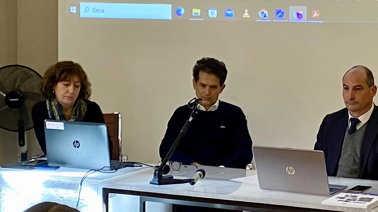 L'apertura del secondo Punto Europa della Provincia a Lucca, presso la sala dell'Antica Armeria di Palazzo Ducale, per avvicinare i cittadini all'Unione Europea e alle sue politiche. L'apertura del secondo Punto Europa della Provincia a Lucca, presso la sala dell'Antica Armeria di Palazzo Ducale, per avvicinare i cittadini all'Unione Europea e alle sue politiche.
