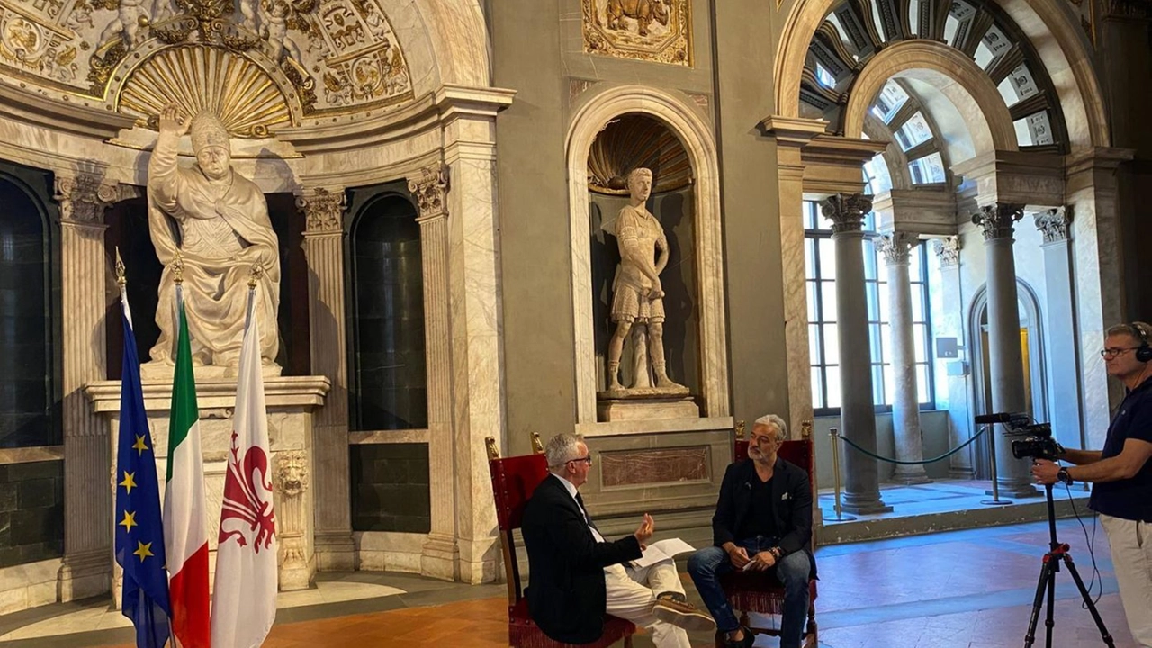 Domenico Guarino e Gianluca Conti nel Salone dei Cinquecento Domenico Guarino e Gianluca Conti nel Salone dei Cinquecento