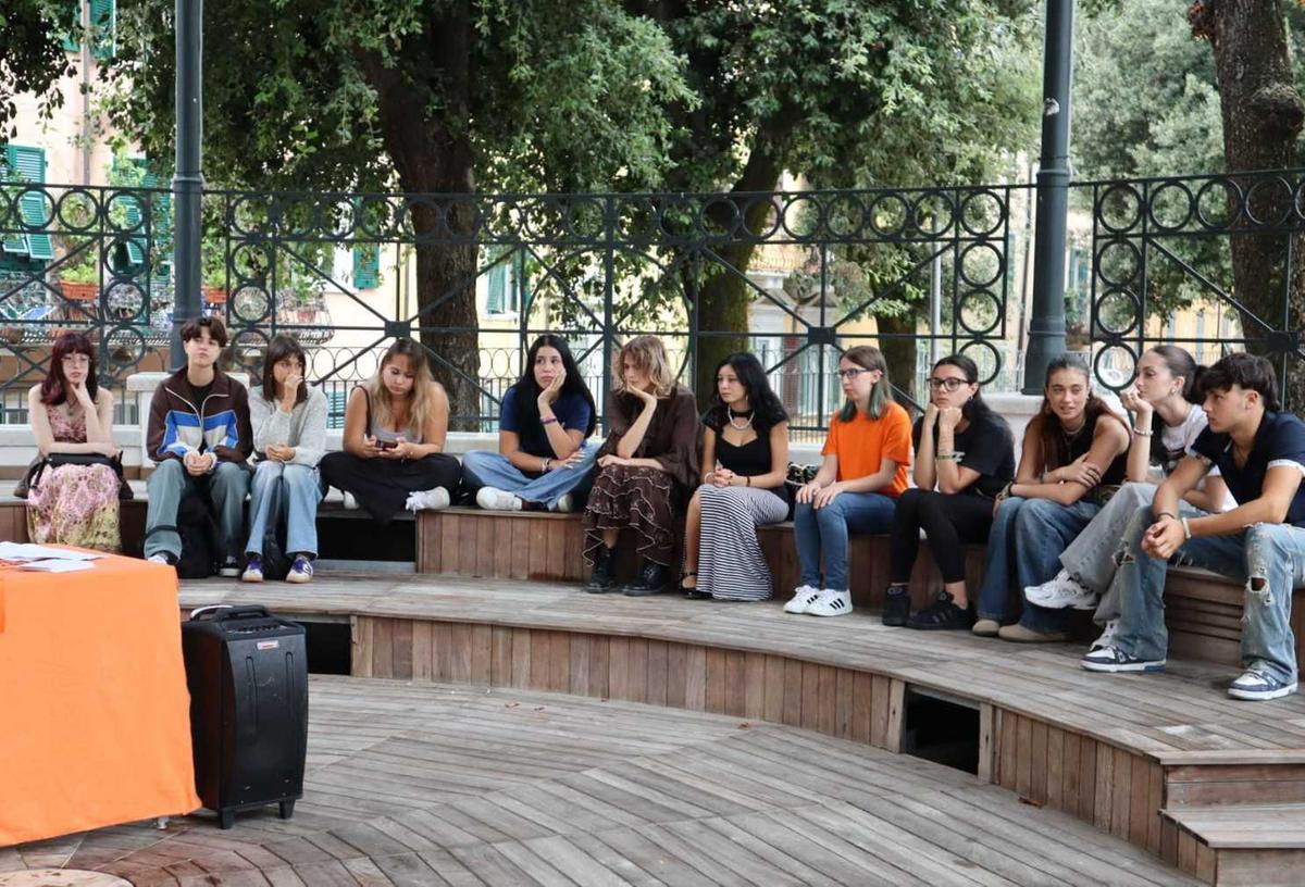Un premio sull’amicizia. Gli studenti alle prese con ’Likes, legami’. Successo a Con Vivere
