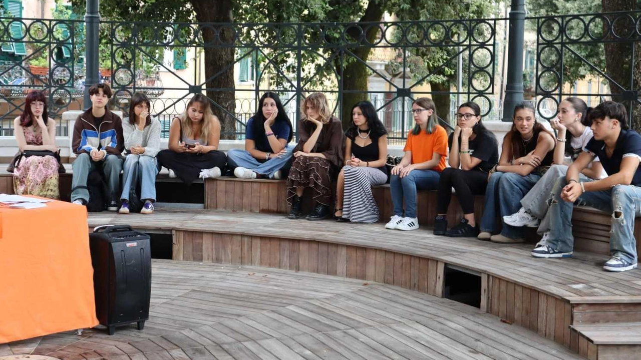 Nell’ambito del festival la cerimonia del concorso riservato alle scuole. In gara i ragazzi dell’artistico, classico, scientifico e ’Zaccagna Galilei’.