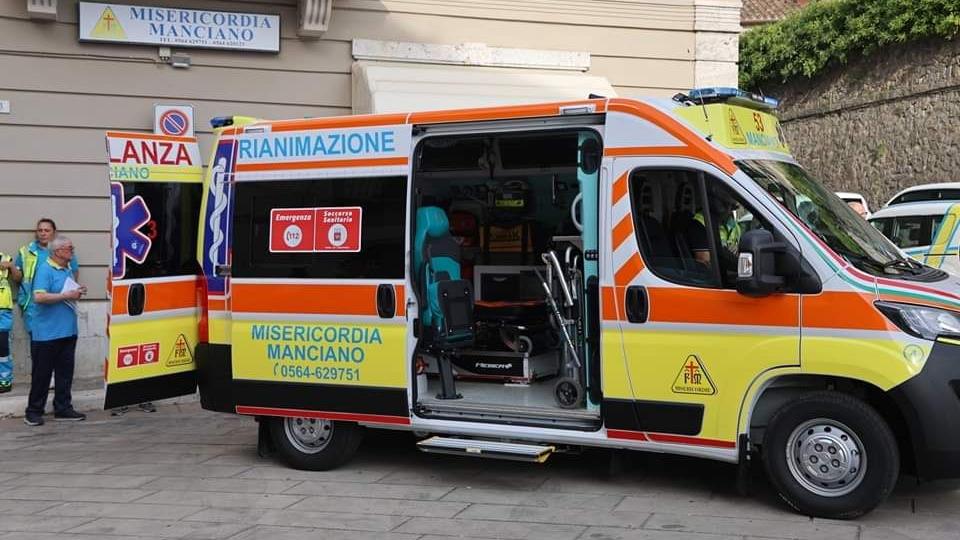 Sbalzato dalla moto dopo l’incidente con un furgone, muore in ospedale Sbalzato dalla moto dopo l’incidente con un furgone, muore in ospedale