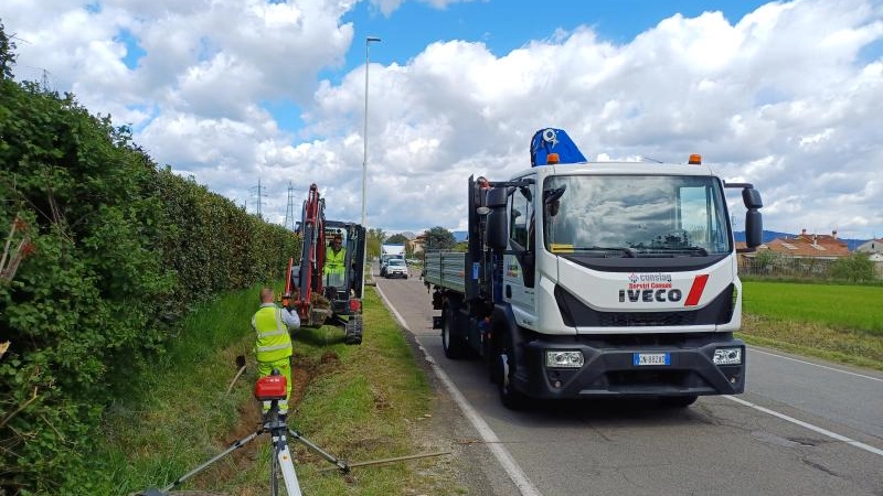 Gli operai di Consiag a lavoro