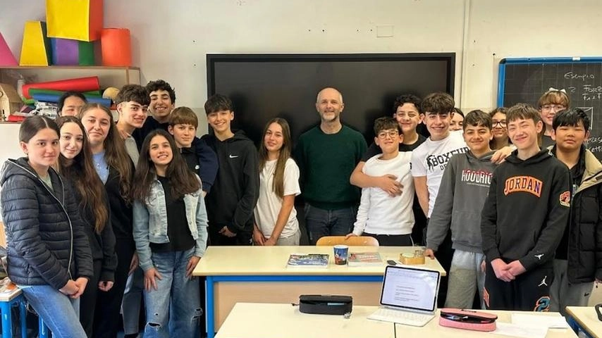 Gli studenti della III D con il regista e attore Massimo Bonechi, curatore del corso
