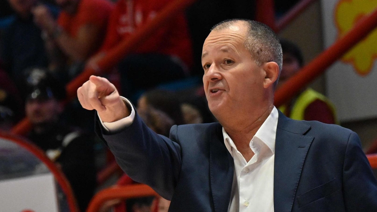 Zare Markovski ha un bilancio di 0-6 dal suo arrivo alla guida dell’Estra Zare Markovski ha un bilancio di 0-6 dal suo arrivo alla guida dell’Estra