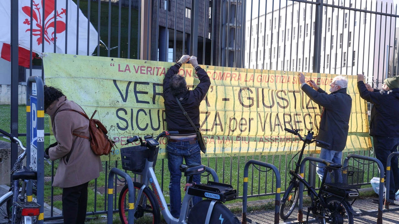 I giudici si ritirano in Camera di consiglio alle 14: la Procura ha chiesto la conferma di tutte le condanne . Gli avvocati difensori invece puntano a uno sconto o comunque a una misura alternativa al carcere. I giudici si ritirano in Camera di consiglio alle 14: la Procura ha chiesto la conferma di tutte le condanne . Gli avvocati difensori invece puntano a uno sconto o comunque a una misura alternativa al carcere.