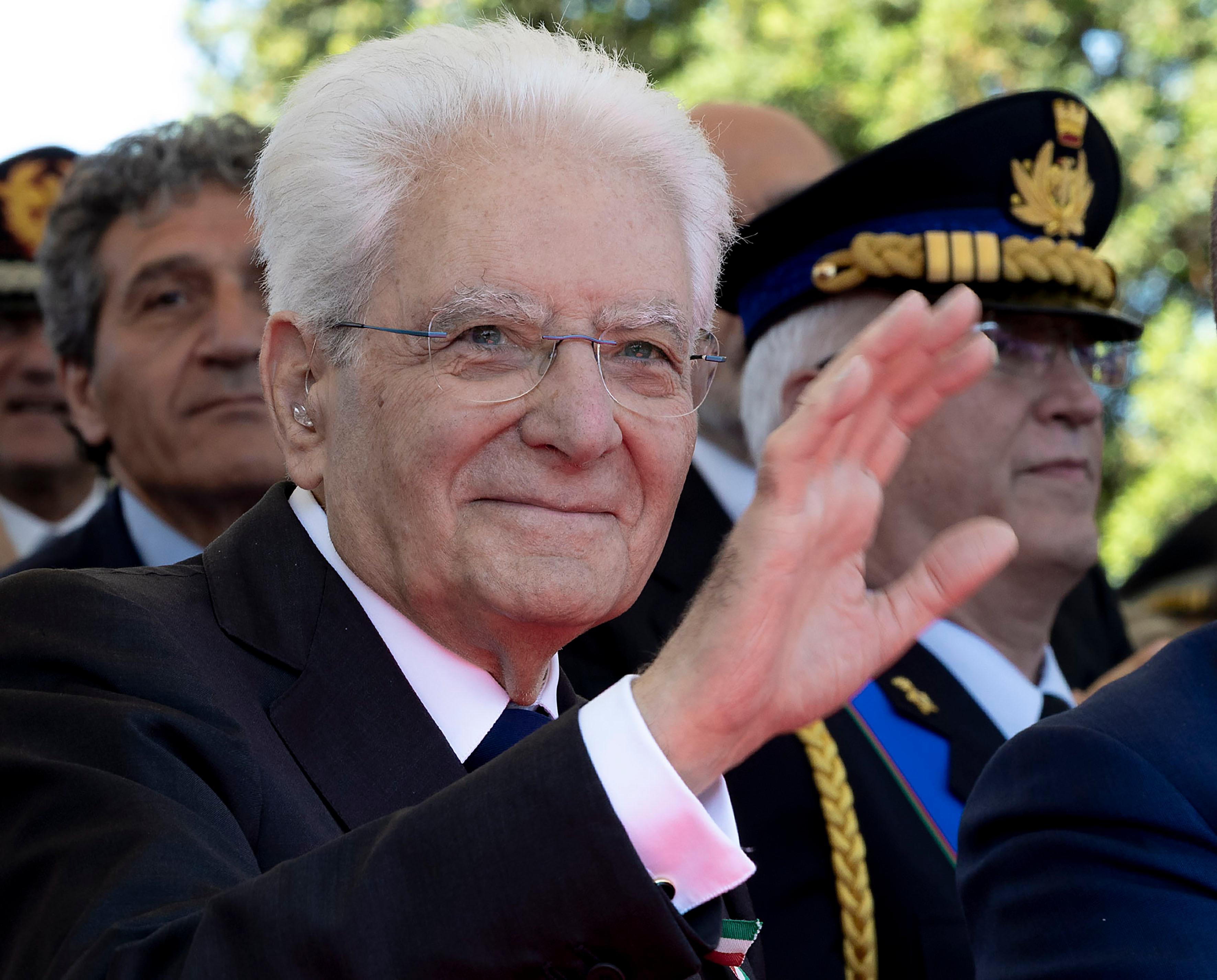 Il dialogo con i giovani per la pace: il presidente della Repubblica a Rondine, emozione e applausi Il dialogo con i giovani per la pace: il presidente della Repubblica a Rondine, emozione e applausi