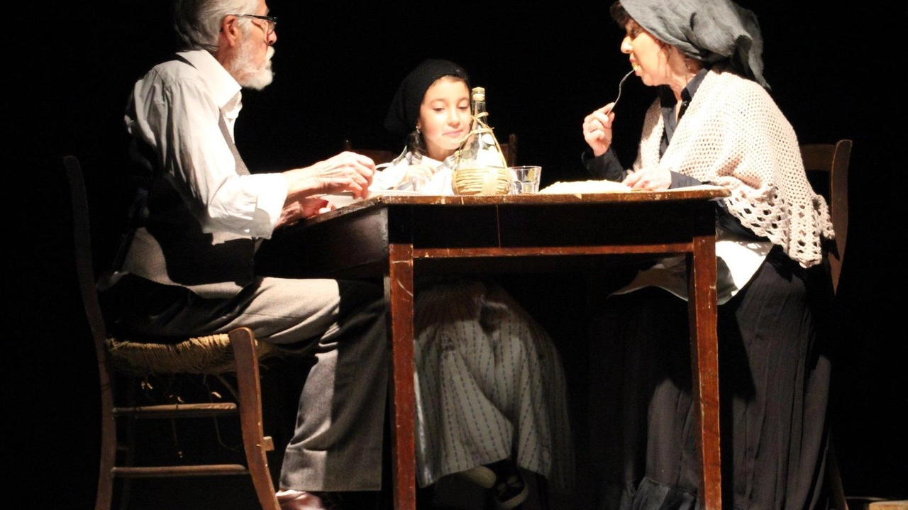 La compagnia ’La ribalta di Gallicano’ aprirà la stagione teatrale al Manzoni La compagnia ’La ribalta di Gallicano’ aprirà la stagione teatrale al Manzoni
