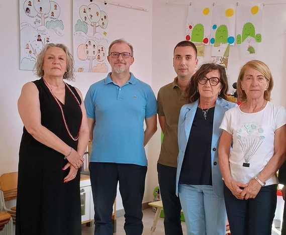 https://www.lanazione.it/image-service/view/acePublic/alias/contentid/MjYxMGUzZGQtZTcyNy00/0/donazione-per-sostenere-lo-storico-asilo-spina.jpeg