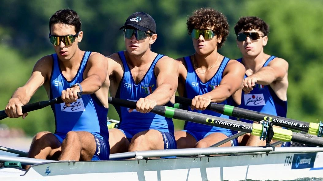 Giovanni Paoli, il 17enne fiorentino, studente del liceo Castelnuovo, che ha appena vinto in Canada il titolo mondiale dei “quattro senza“: nella foto è il primo da sinistra Giovanni Paoli, il 17enne fiorentino, studente del liceo Castelnuovo, che ha appena vinto in Canada il titolo mondiale dei “quattro senza“: nella foto è il primo da sinistra