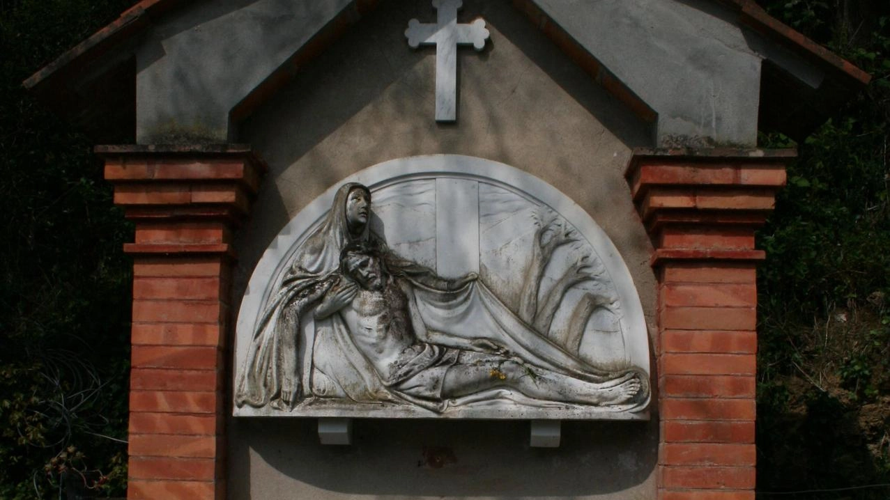 Il tabernacolo che ricorda l’eccidio Il tabernacolo che ricorda l’eccidio