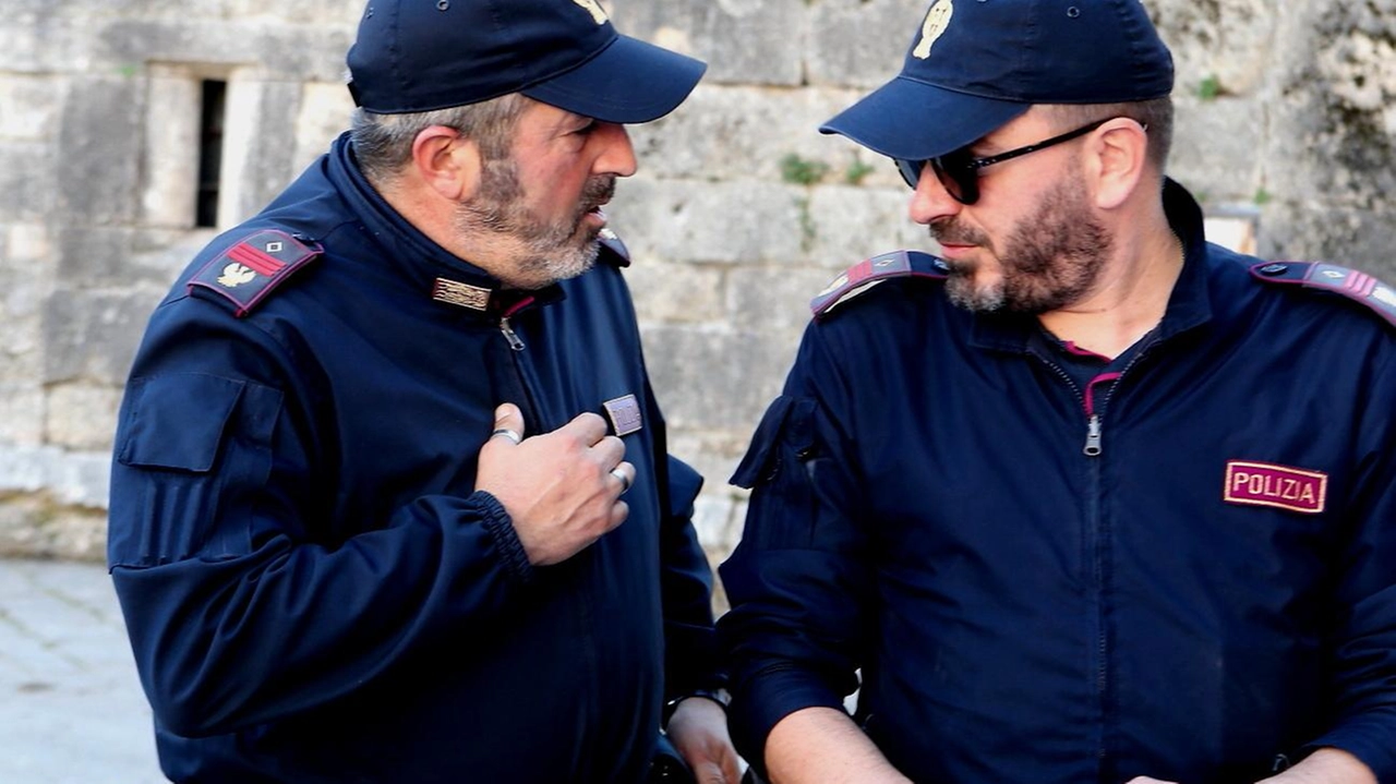 La polizia riuscì a rintracciare i cinque fuggitivi a Reggio Calabria e Catania. Sono ancora tutti detenuti La polizia riuscì a rintracciare i cinque fuggitivi a Reggio Calabria e Catania. Sono ancora tutti detenuti
