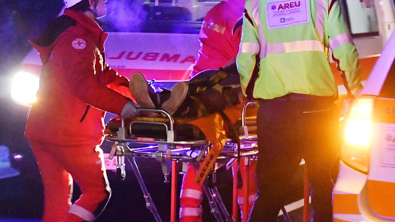 MAGLIANO IN TOSCANA Due giovani di 19 anni sono rimasti feriti in un incidente accaduto dopo le tre della notte tra...