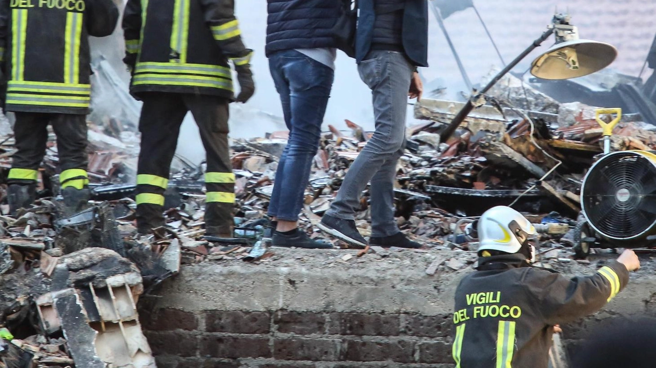 L’incidente si verificò il 7 maggio del 2021: nel casolare di Gubbio era stato allestito il laboratorio poi esploso. Feriti in modo molto grave altri due giovani, all’epoca minorenni