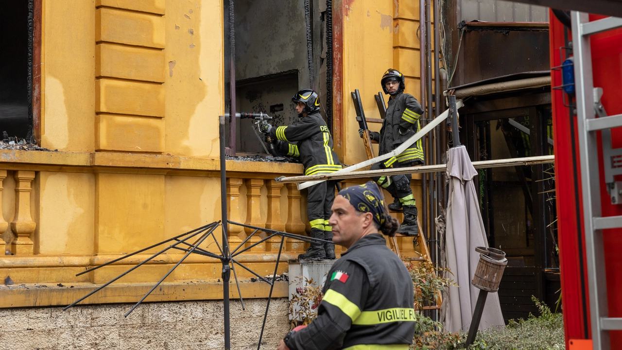 I vigili del fuoco a lavoro lo scorso 23 marzo al Kursaal (Goiorani) I vigili del fuoco a lavoro lo scorso 23 marzo al Kursaal (Goiorani)