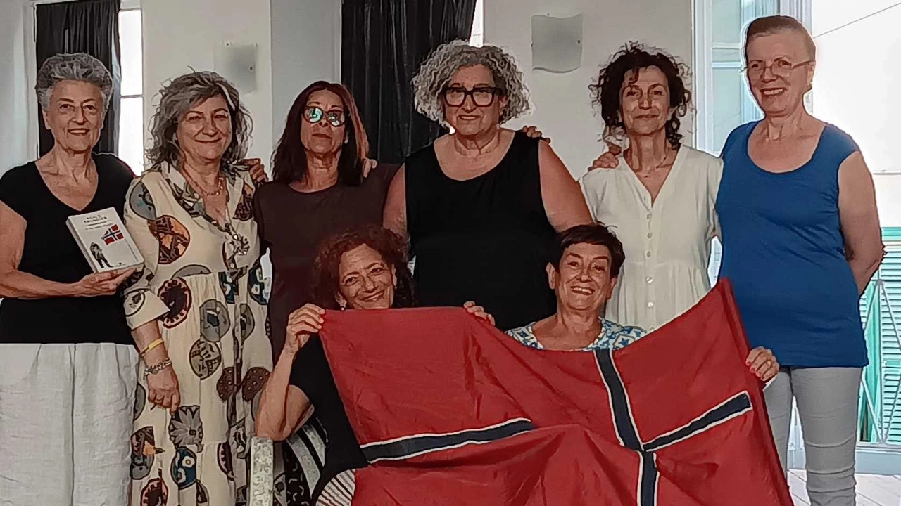 Il cast di attrici che domani saranno a Caina per lo spettacolo ’Fuga dal cortile’ Il cast di attrici che domani saranno a Caina per lo spettacolo ’Fuga dal cortile’