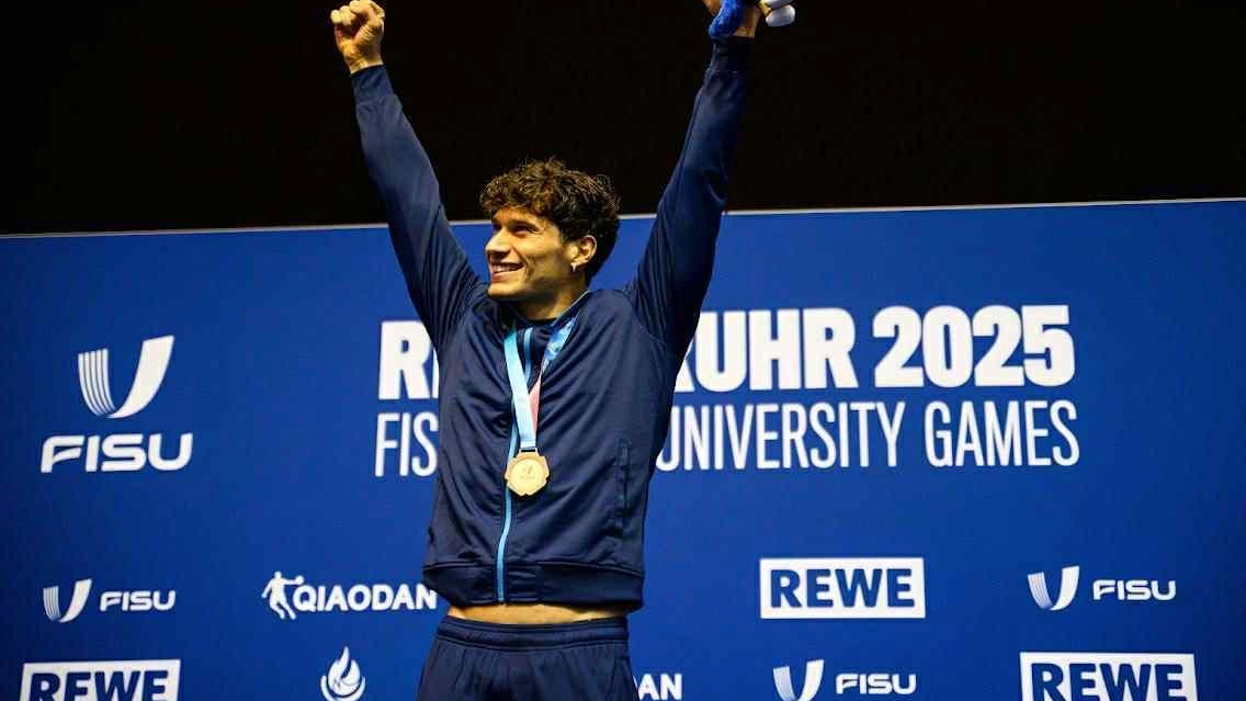 Sansone d’oro in vasca. Campione alle Universiadi