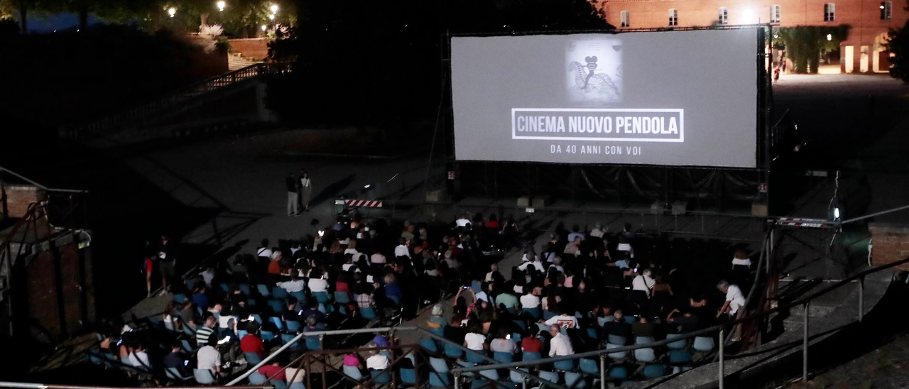 La rinascita del cinema all’aperto. Film sotto le stelle, la bella stagione