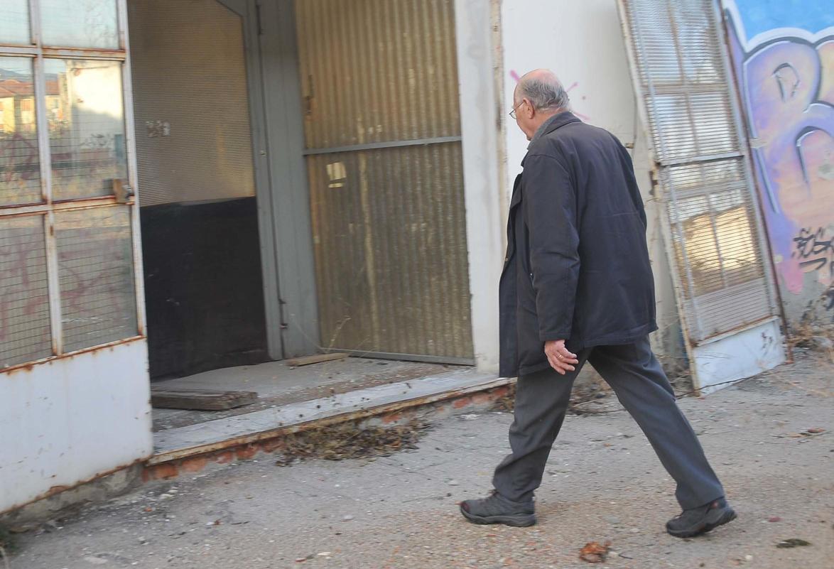 Dal sogno industriale alla crisi. Piazzale vuoto per venti anni Dal sogno industriale alla crisi. Piazzale vuoto per venti anni