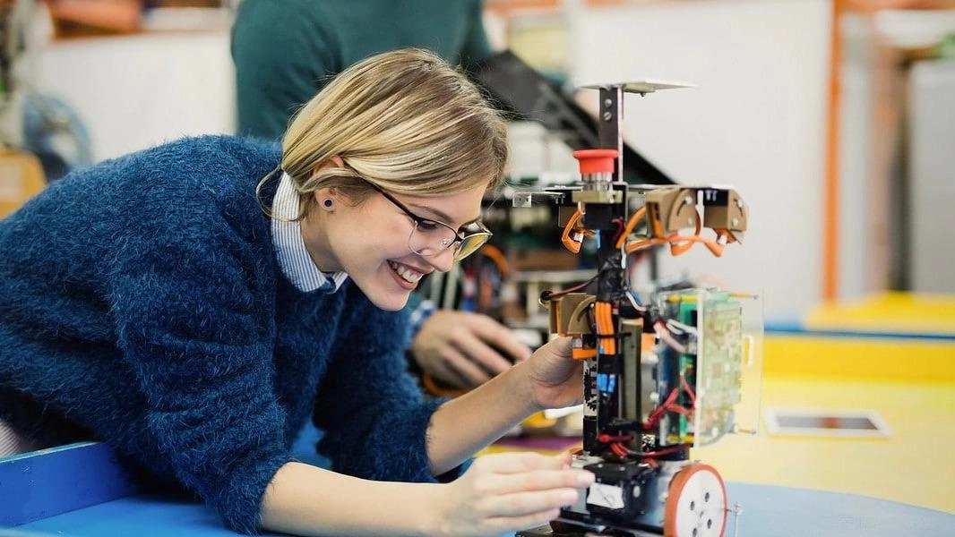Il progetto si propone di promuovere. qualità e innovazione nella didattica Stem attraverso attività laboratoriali Il progetto si propone di promuovere. qualità e innovazione nella didattica Stem attraverso attività laboratoriali