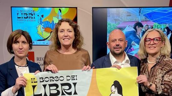 https://www.lanazione.it/image-service/view/acePublic/alias/contentid/Mjc4YjFiYzUtMDE4My00/0/il-borgo-dei-libri-ricco-fine-settimana-per-il-piacere-della-lettura.jpeg?f=16:9&w=1200&h=630