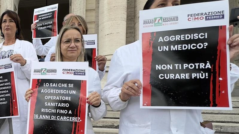Fenomeno in aumento dopo il Covid. Il 75% degli episodi riguarda le donne. L’ingegner Ughi è responsabile del servizio di prevenzione e protezione. "Vengono presi di mira anche operatrici socio sanitarie e le impiegate". Fenomeno in aumento dopo il Covid. Il 75% degli episodi riguarda le donne. L’ingegner Ughi è responsabile del servizio di prevenzione e protezione. "Vengono presi di mira anche operatrici socio sanitarie e le impiegate".