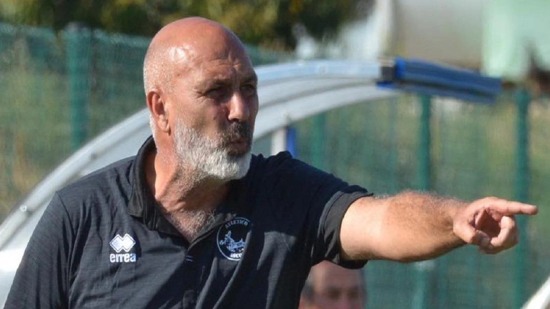 Sergio Pirozzi: sarà lui il nocchiero dei rossoneri sul campo. L’obiettivo è lasciare subito il «purgatorio» dell’Eccellenza