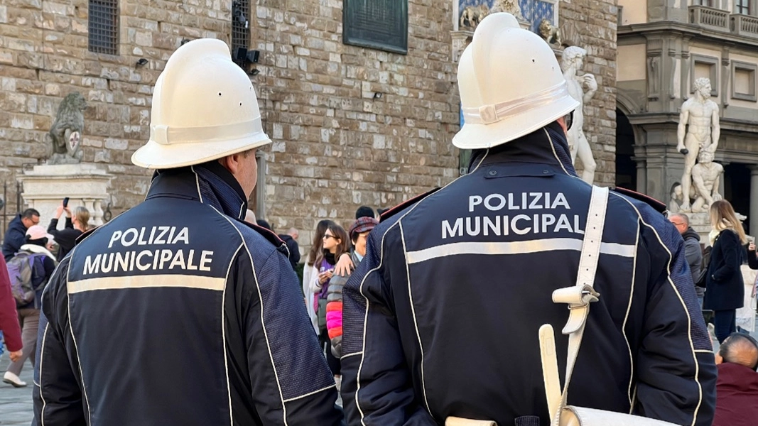 A Firenze prorogata la chiusura notturna dei minimarket in 36 strade