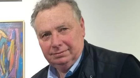 Don Marino ha ricordato per la sua grande capacità critica. Folla al funerale